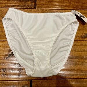Vintage Intimate Club Maidenform ivory panties New with tags